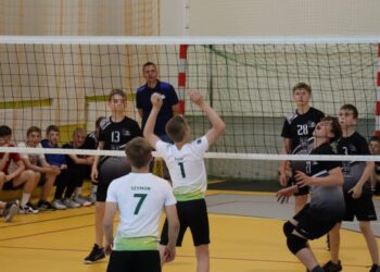 Zmagania czwórek w krotoszyńskiej hali