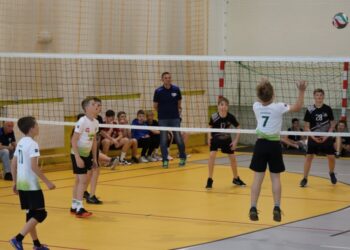 Zmagania czwórek w krotoszyńskiej hali