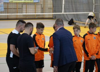 Zmagania czwórek w krotoszyńskiej hali