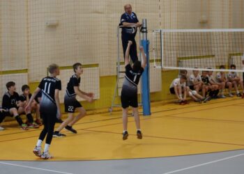 Zmagania czwórek w krotoszyńskiej hali