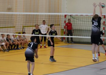 Zmagania czwórek w krotoszyńskiej hali