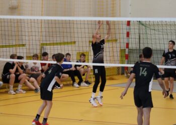 Zmagania czwórek w krotoszyńskiej hali