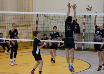 Zmagania czwórek w krotoszyńskiej hali