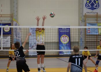 Zmagania czwórek w krotoszyńskiej hali