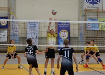 Zmagania czwórek w krotoszyńskiej hali