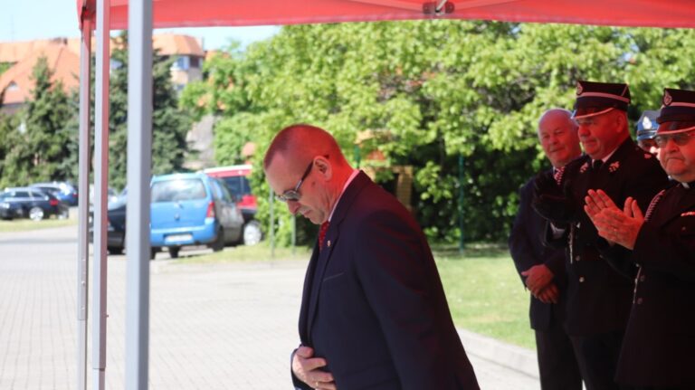 Uroczysty apel z okazji święta strażaków