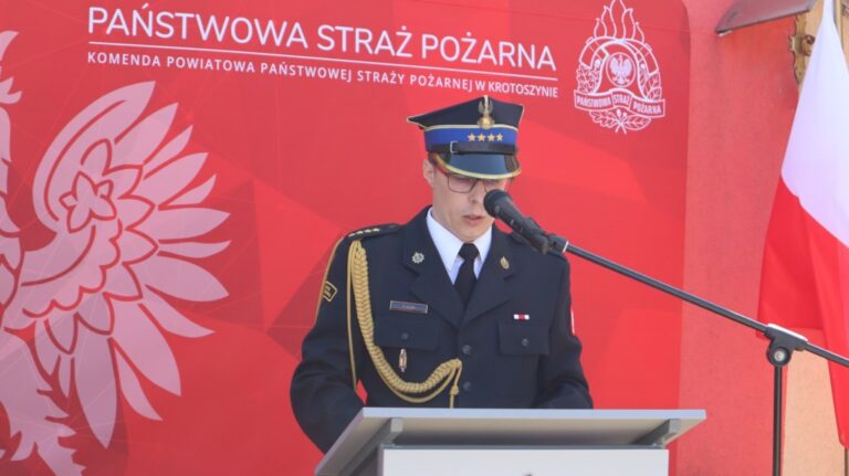 Uroczysty apel z okazji święta strażaków