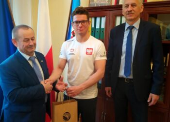 Multimedalista z wizytą w starostwie