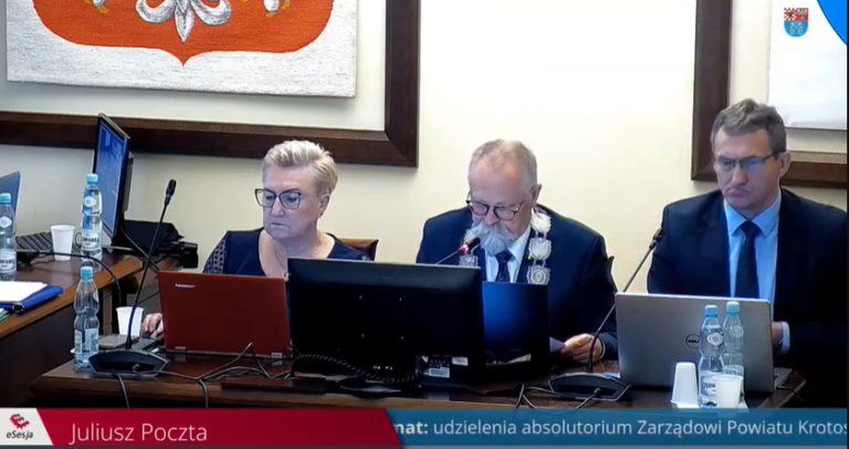 Radni udzielili absolutorium zarządowi powiatu
