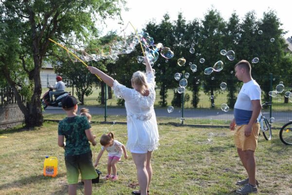 Wspólna zabawa i pomaganie