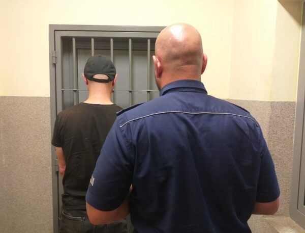 Poszukiwany mężczyzna trafił do aresztu