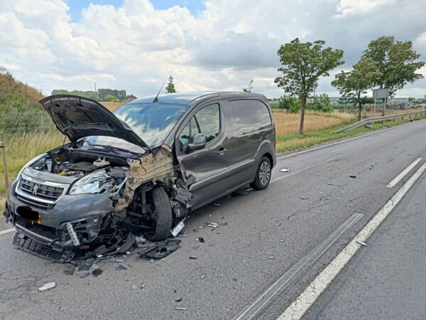 Zderzenie osobówek na krajówce