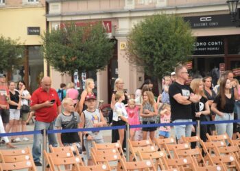 Rockowo i deszczowo na krotoszyńskim rynku