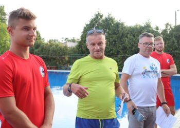 Ratownicy rywalizowali na basenie
