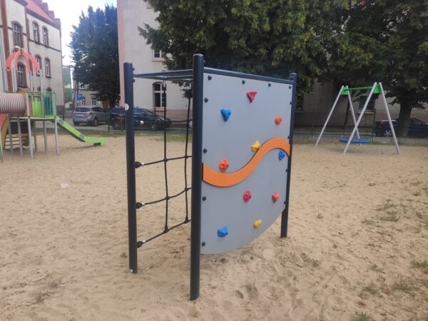 Wzbogacono place zabaw