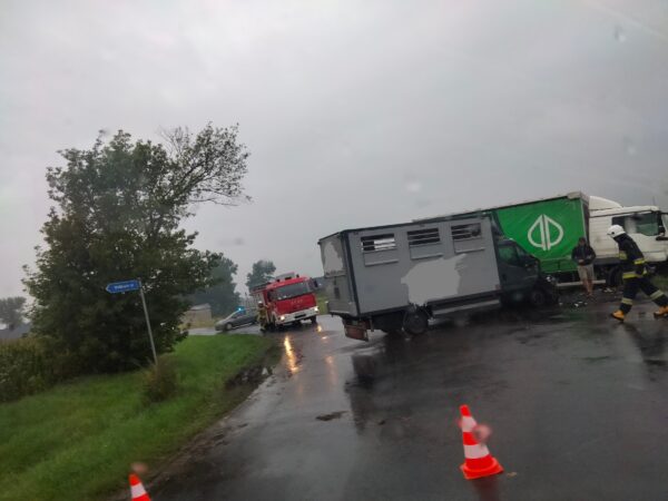 Zderzenie samochodów w Wykach