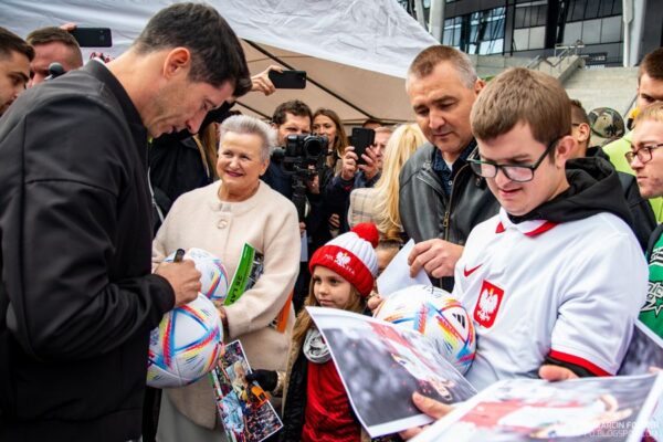 Spotkali się z wybitnymi piłkarzami
