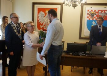 Radni uhonorowali utytułowanego sportowca Radni uhonorowali utytułowanego sportowca