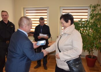 Ponad sto czujek trafiło do mieszkańców powiatu