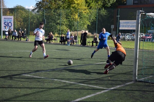 Księża i samorządowcy zagrali w szczytnym celu