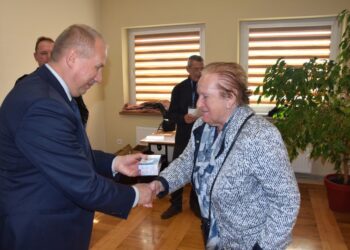 Ponad sto czujek trafiło do mieszkańców powiatu