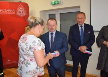 Ponad sto czujek trafiło do mieszkańców powiatu