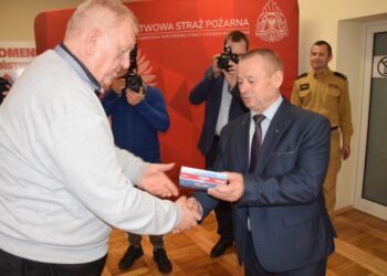 Ponad sto czujek trafiło do mieszkańców powiatu