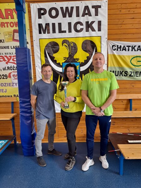 Milickie liceum w czołówce
