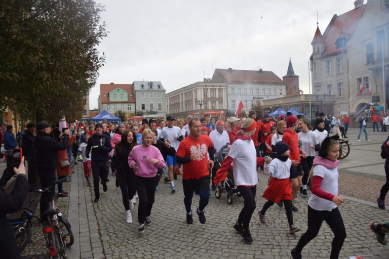 Kilkaset osób pobiegło dla ojczyzny!