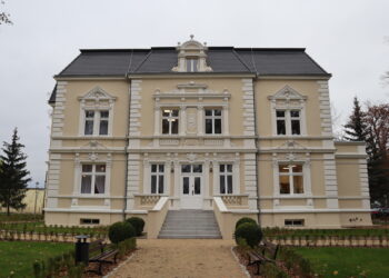 Wyremontowany budynek robi wrażenie