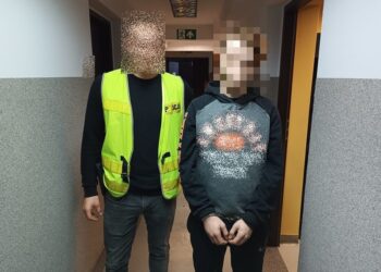 Młodzieńcy ukradli samochód dostawczy