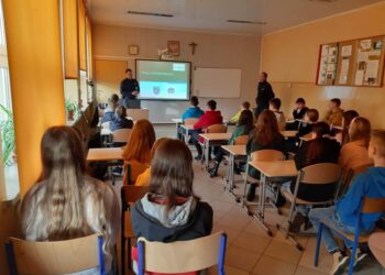 Policjanci ostrzegali przed cyberprzemocą