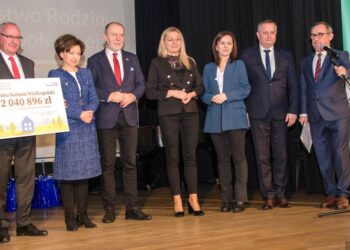 Promesa i komputery od minister Marleny Maląg