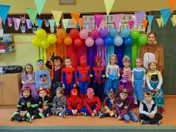 Karnawałowa zabawa przedszkolaków