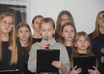 Cześć i chwała bohaterom!