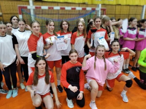 Triumf kobylińskich szczypiornistek