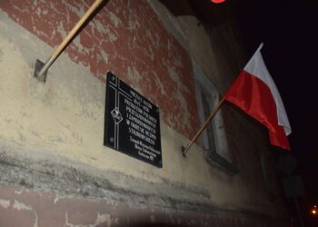Cześć i chwała bohaterom!
