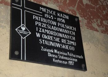 Cześć i chwała bohaterom!