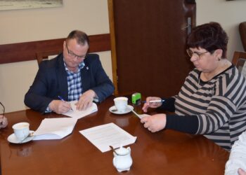 Podpisali umowę na przebudowę drogi gminnej