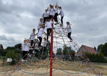 Piękny mural na szkole