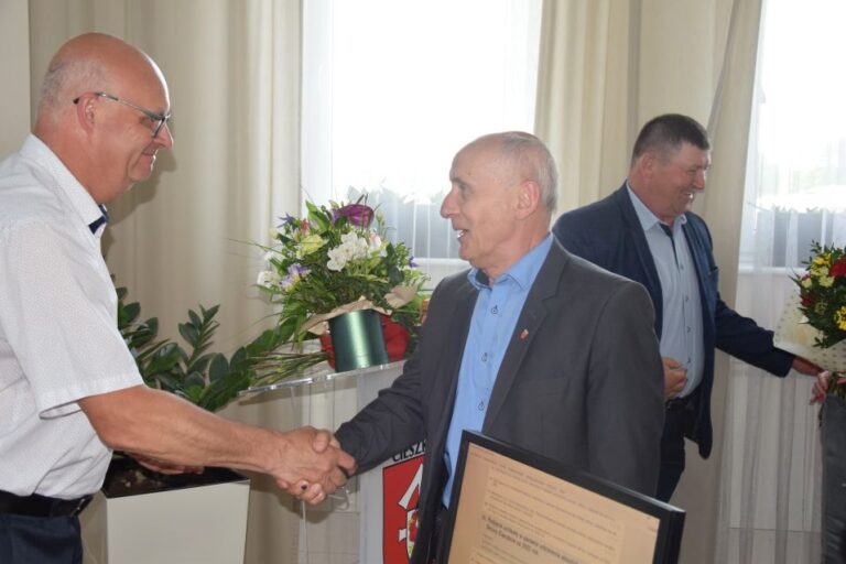 Absolutorium udzielone jednogłośnie