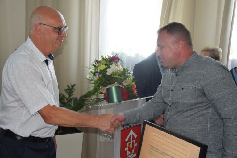 Absolutorium udzielone jednogłośnie