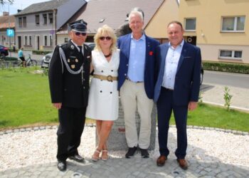 Uroczyste otwarcie nowego skweru