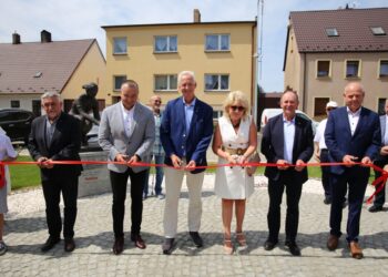 Uroczyste otwarcie nowego skweru