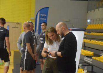 Samorządowcy, księża i mundurowi w sportowej rywalizacji