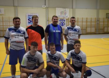 Samorządowcy, księża i mundurowi w sportowej rywalizacji