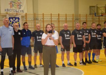 Samorządowcy, księża i mundurowi w sportowej rywalizacji