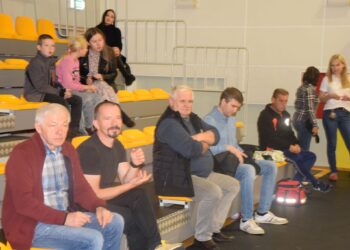 Samorządowcy, księża i mundurowi w sportowej rywalizacji