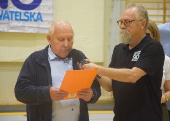 Samorządowcy, księża i mundurowi w sportowej rywalizacji