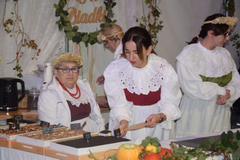 Biesiadowanie i wieczorne tańce